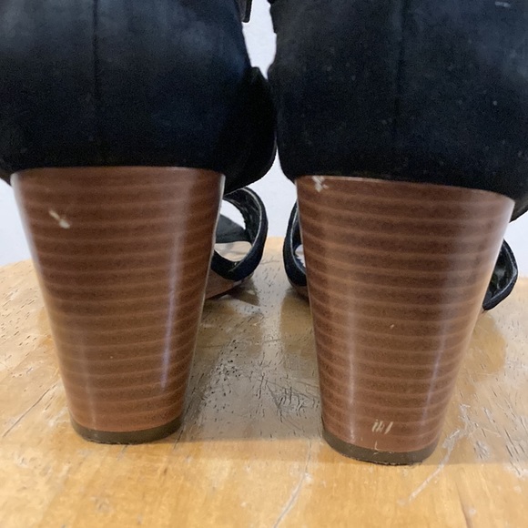 JustFab Black Wedge Sandals— Size 8.5 - Picture 6 of 9